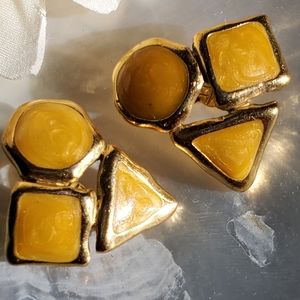 Vtg Trifari yellow enamel on gold clip earrings